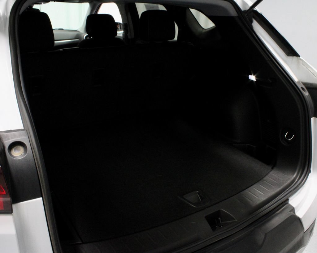 Used 2025 Chevrolet Blazer LT FWD image 12