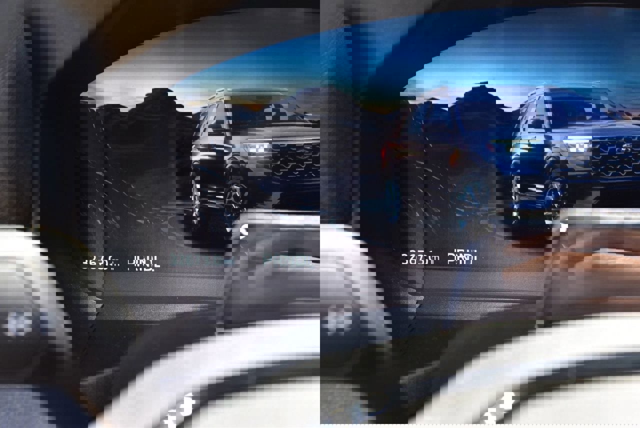 Certified 2025 Ford Explorer Platinum w/ Ultimate Package image 7