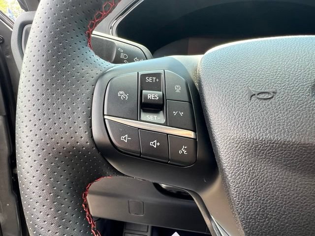 Certified 2024 Ford Escape ST-Line w/ Tech Pack #1 AWD/4WD image 9