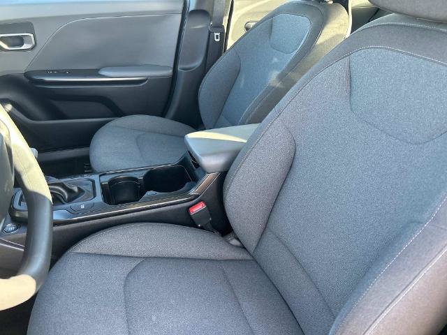 Used 2025 Kia K4 FWD image 25
