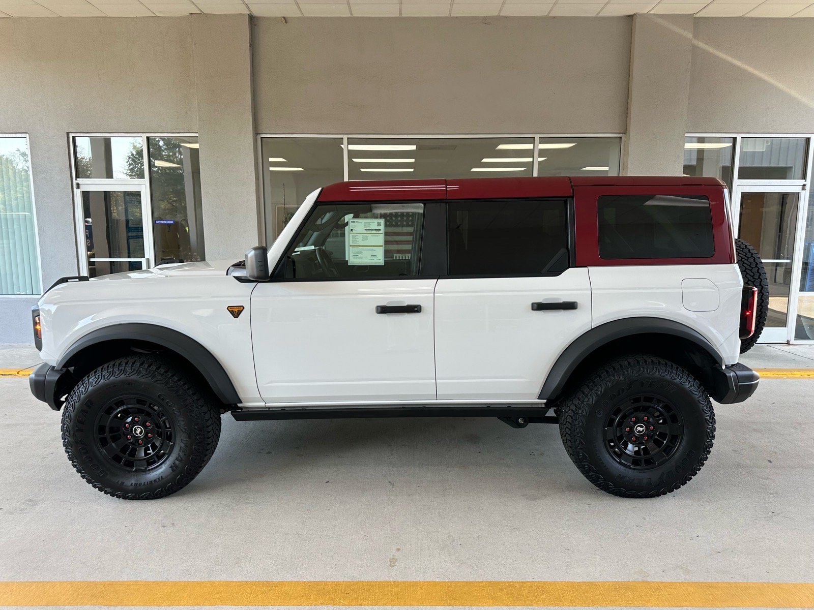 Certified 2026 Ford Bronco Badlands w/ Sasquatch Package AWD/4WD image 4