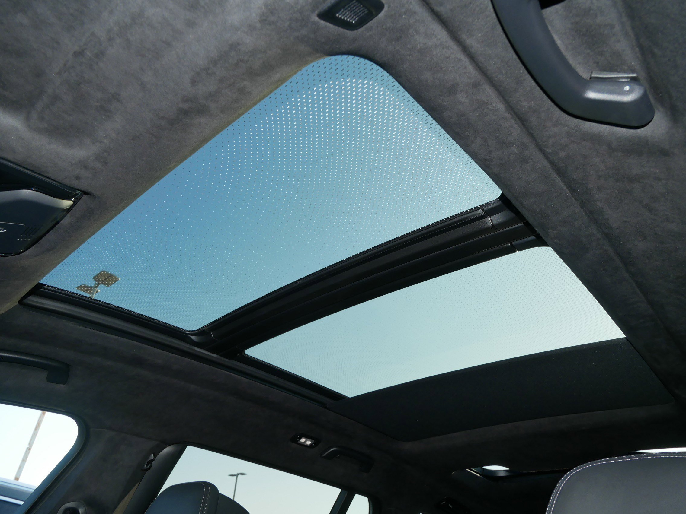 Used 2023 BMW X7 xDrive40i w/ Executive Package image 29