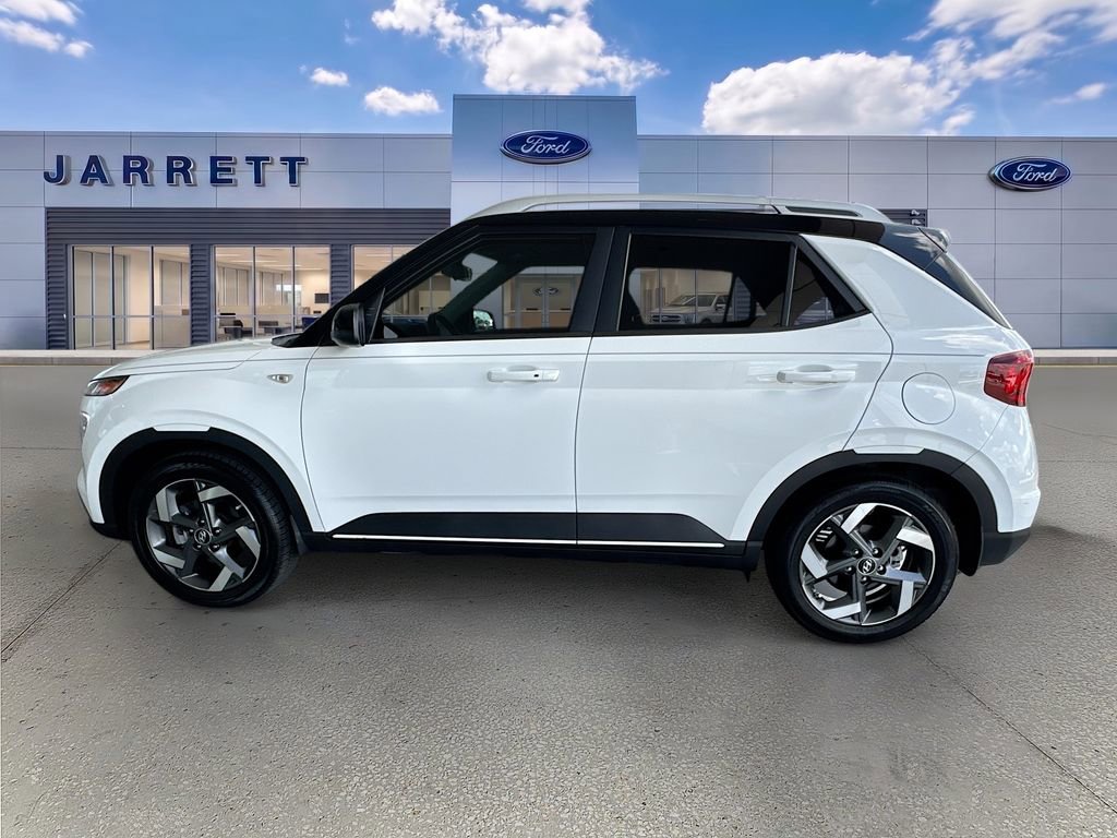 Used 2024 Hyundai Venue Limited FWD image 4