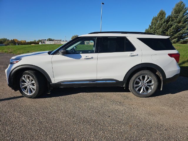 Certified 2020 Ford Explorer XLT w/ Equipment Group 202A AWD/4WD image 2