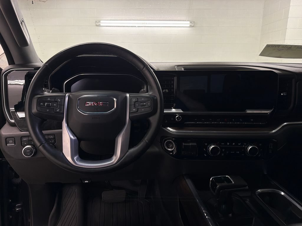 Used 2023 GMC Sierra 1500 SLT w/ SLT Premium Plus Package AWD/4WD image 9