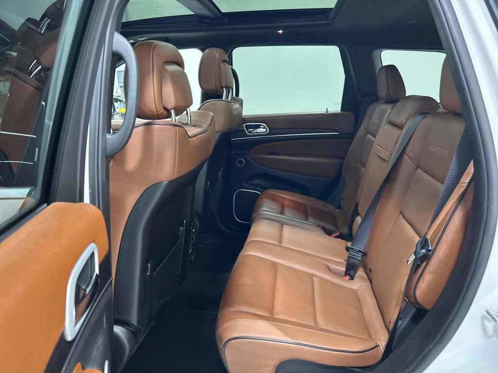 Used 2020 Jeep Grand Cherokee Summit w/ Platinum Series Group AWD/4WD image 29