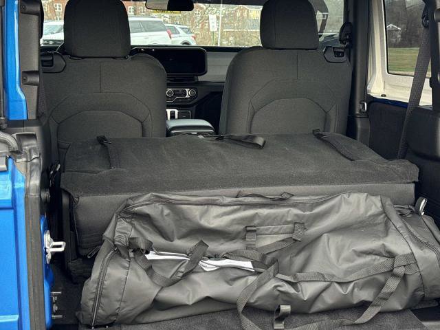 Used 2025 Jeep Wrangler Sport image 28