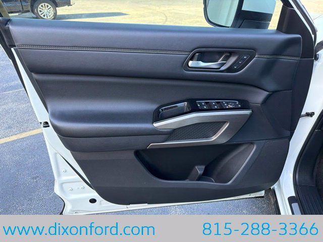Used 2023 Nissan Pathfinder Platinum AWD/4WD image 27