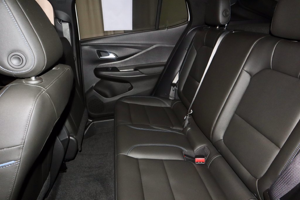 Used 2025 Buick Envista Sport Touring w/ Convenience I Package FWD image 22