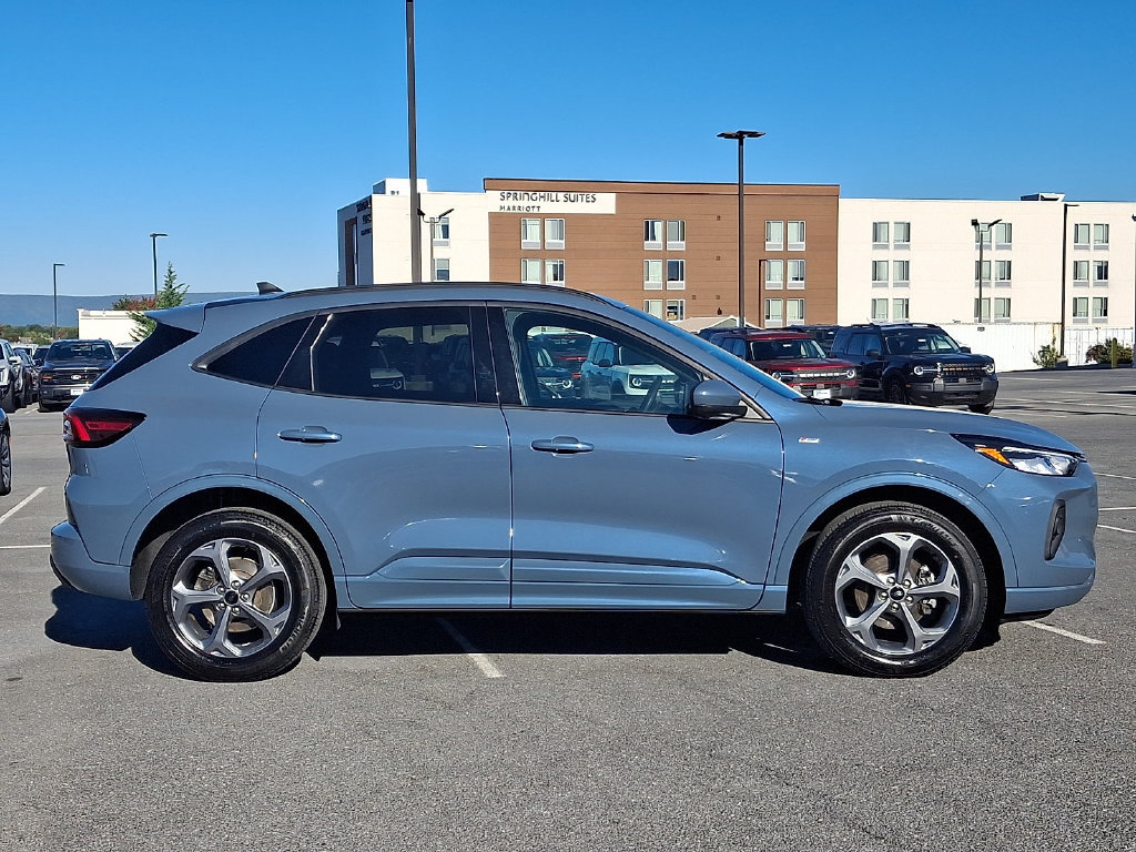 Certified 2023 Ford Escape ST-Line Select w/ Tech Pack #2 AWD/4WD image 7