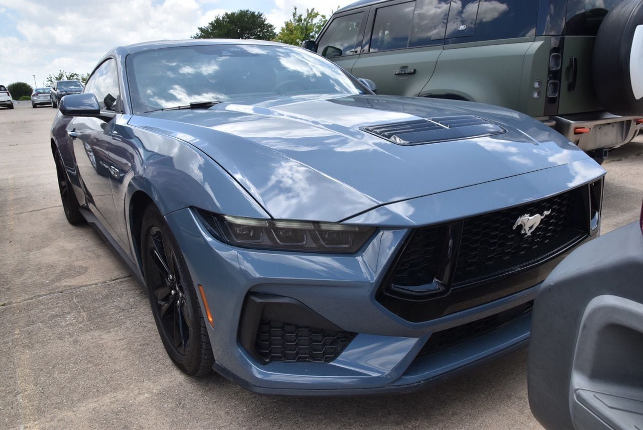 Certified 2025 Ford Mustang GT RWD image 3