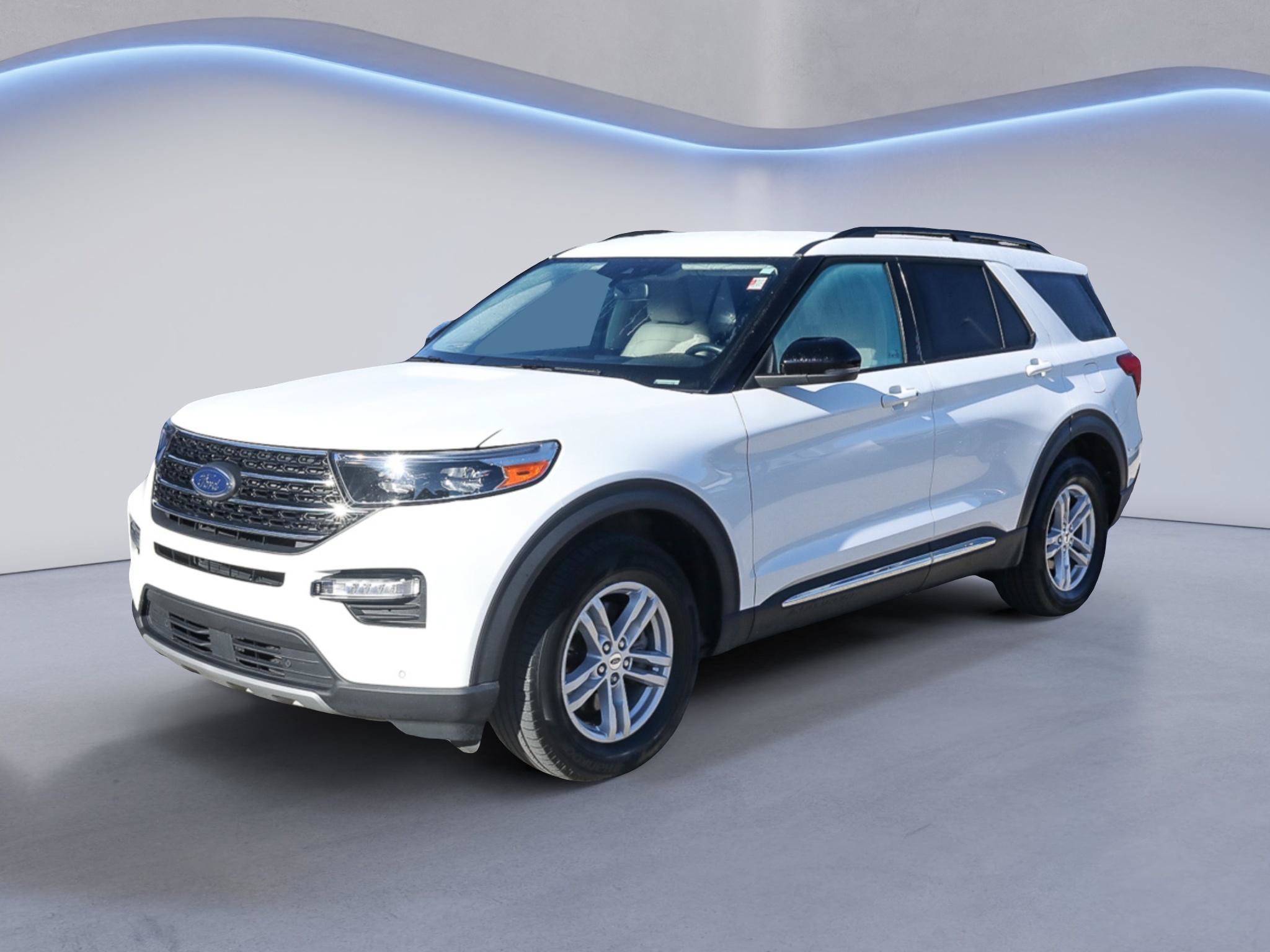 Certified 2023 Ford Explorer XLT w/ Equipment Group 202A AWD/4WD image 2
