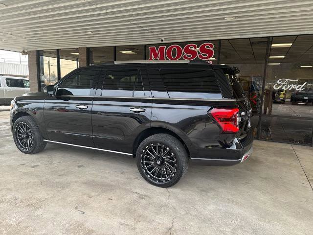 Certified 2023 Ford Expedition Limited image 3