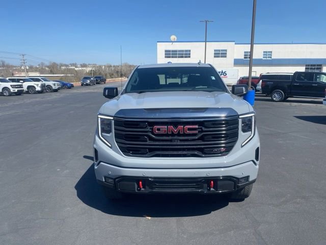 Used 2024 GMC Sierra 1500 AT4 w/ Technology Package image 9