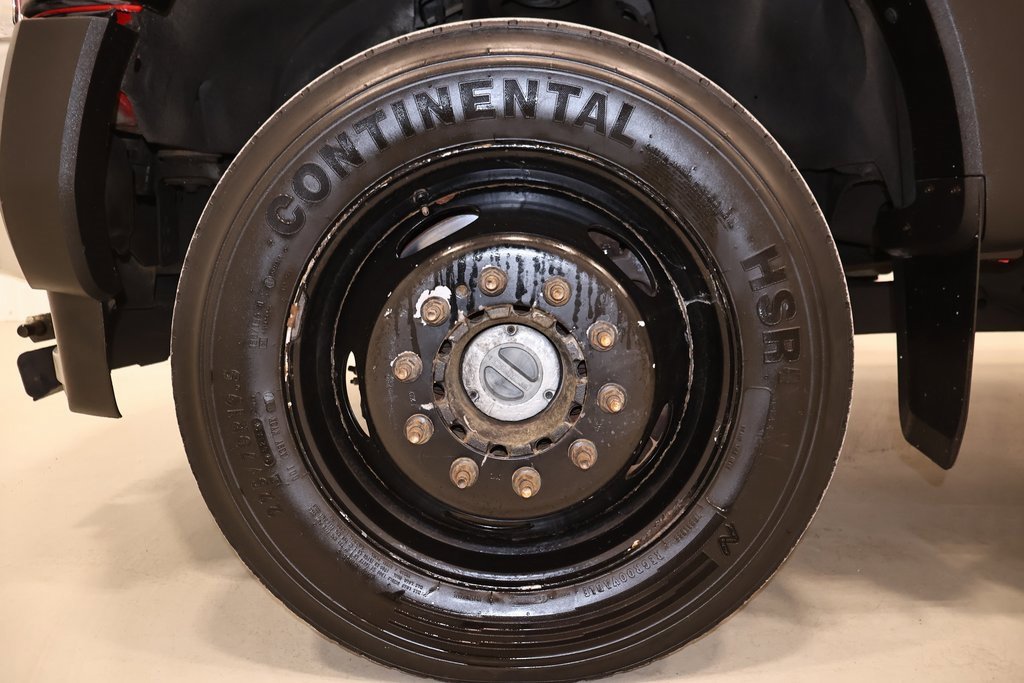 Certified 2017 Ford F550 4x4 Regular Cab Super Duty image 35