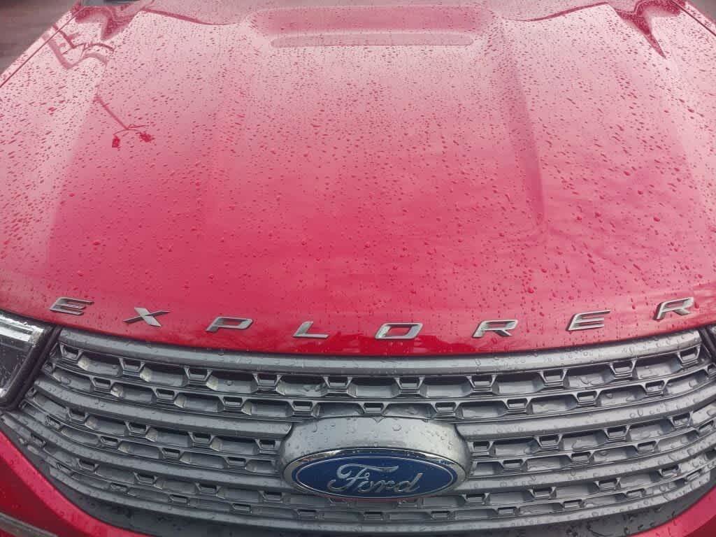 Certified 2023 Ford Explorer XLT w/ Equipment Group 202A AWD/4WD image 36