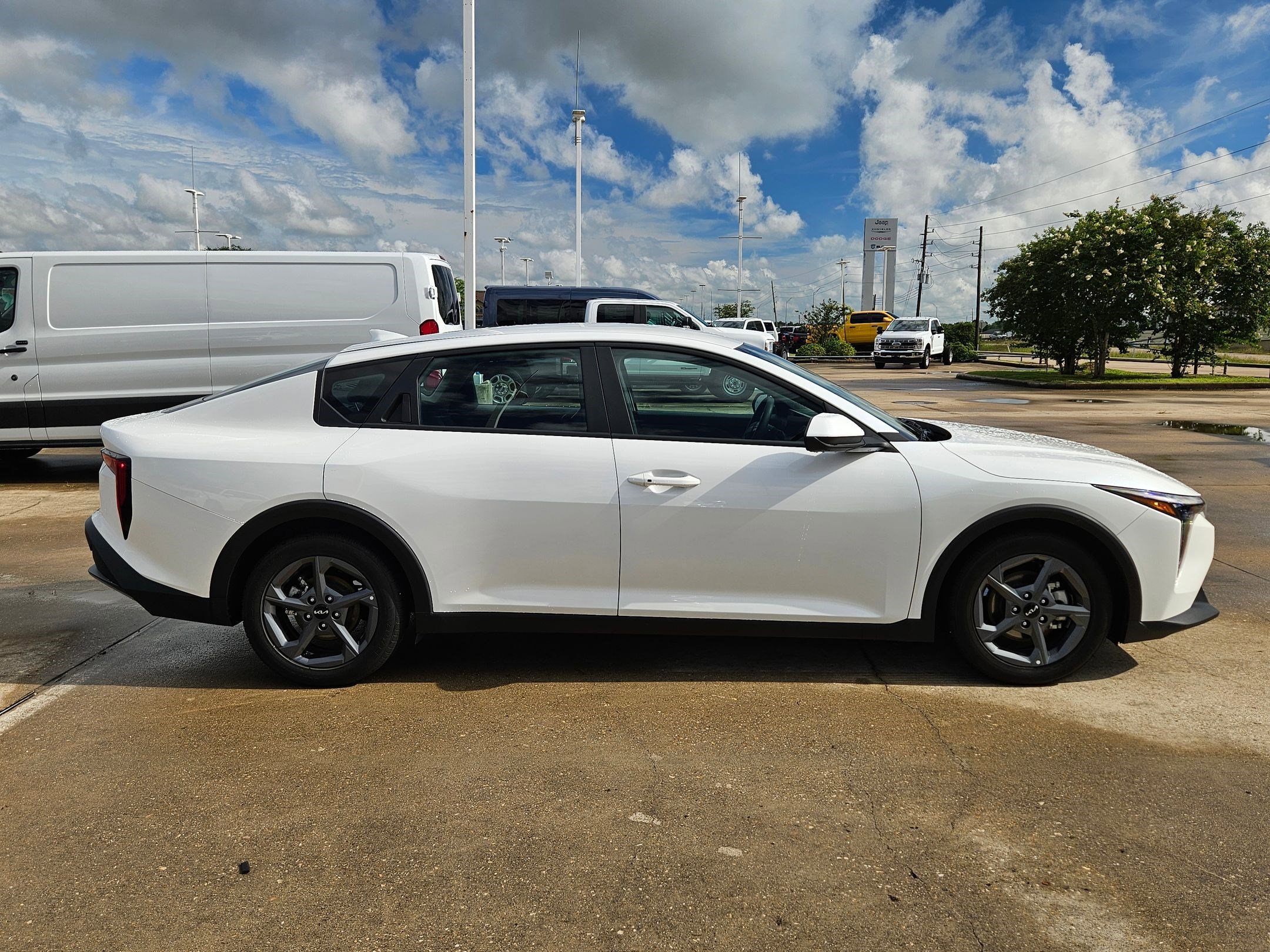 Used 2025 Kia K4 FWD image 2