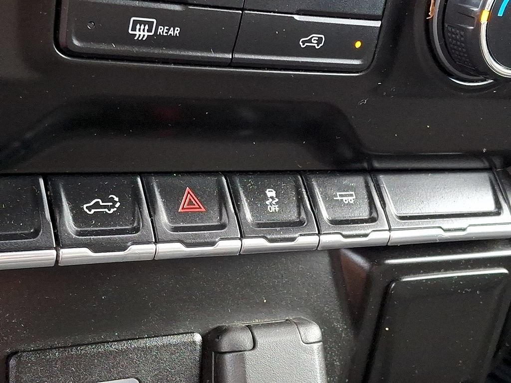 Used 2020 Chevrolet Silverado 1500 Custom w/ Custom Value Package RWD image 23