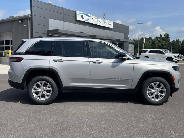 Used 2023 Jeep Grand Cherokee Limited RWD image 2