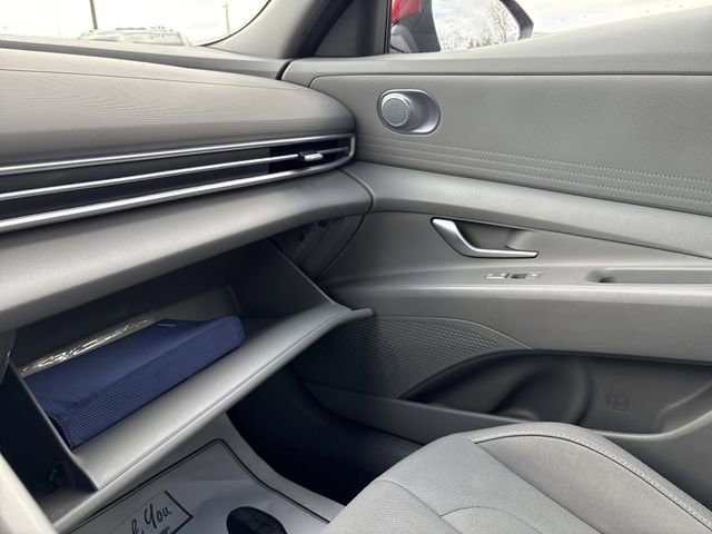 Used 2024 Hyundai Elantra SEL image 41