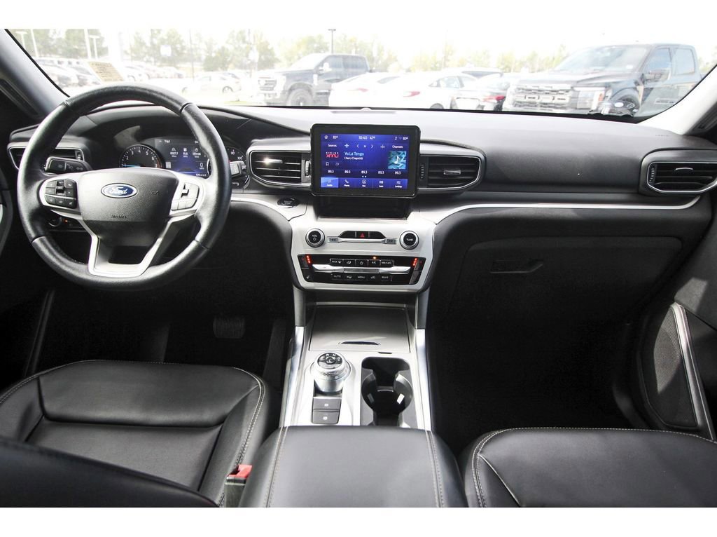 Certified 2022 Ford Explorer XLT w/ Equipment Group 202A image 12