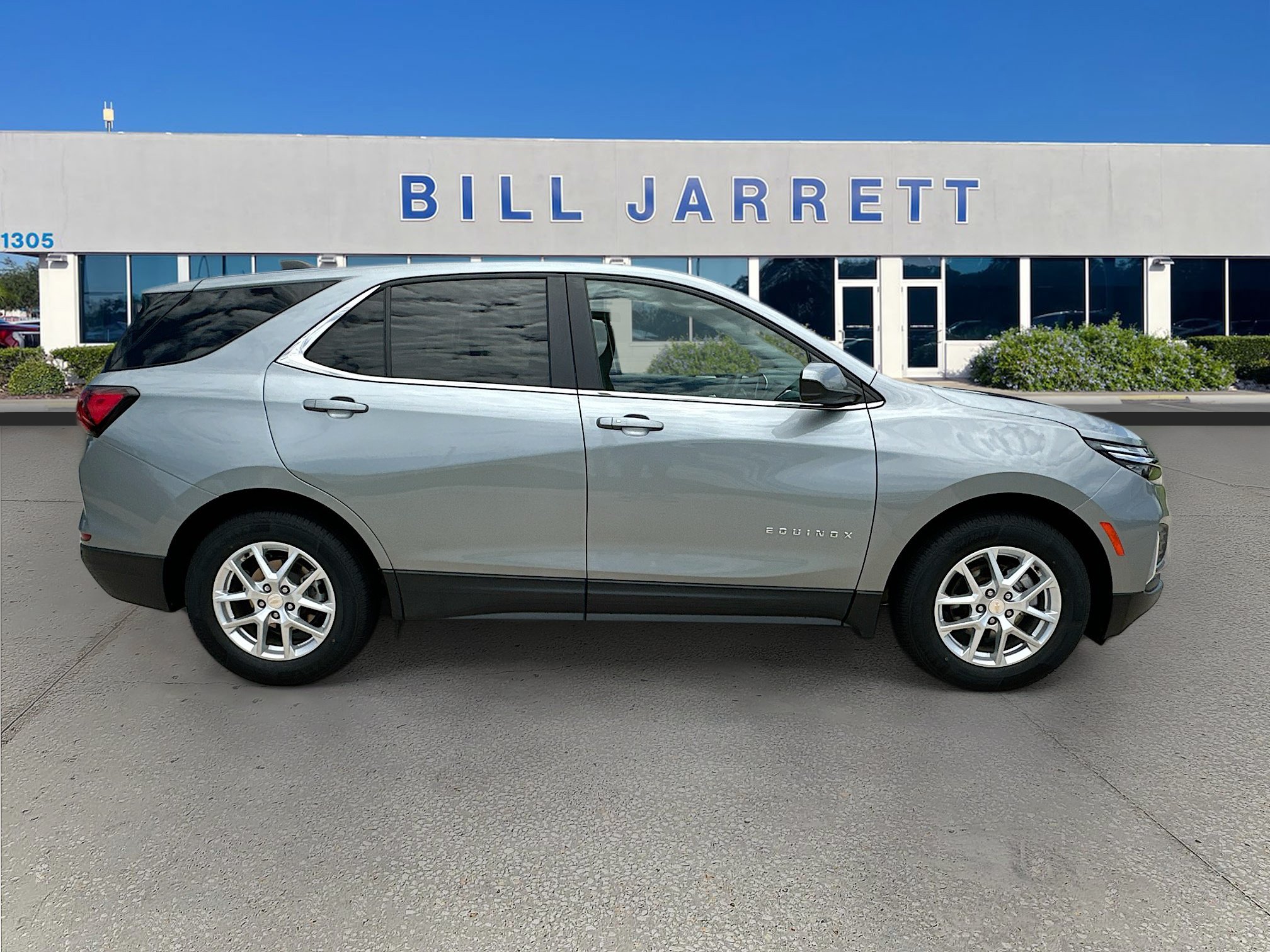 Used 2024 Chevrolet Equinox LT FWD image 8