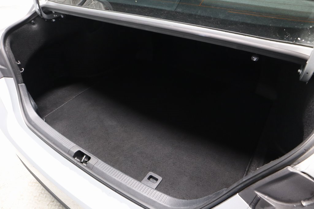 Used 2025 Toyota Camry LE image 15