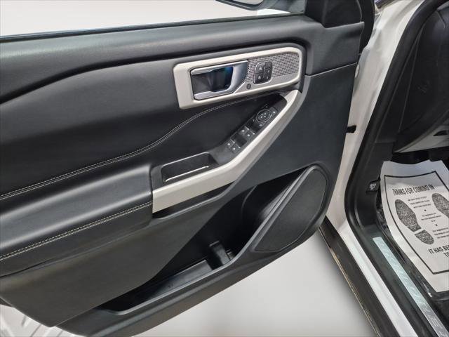 Certified 2022 Ford Explorer Limited w/ Equipment Group 301A image 11