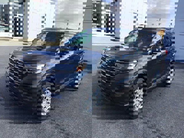 Certified 2022 Ford Explorer XLT image 2