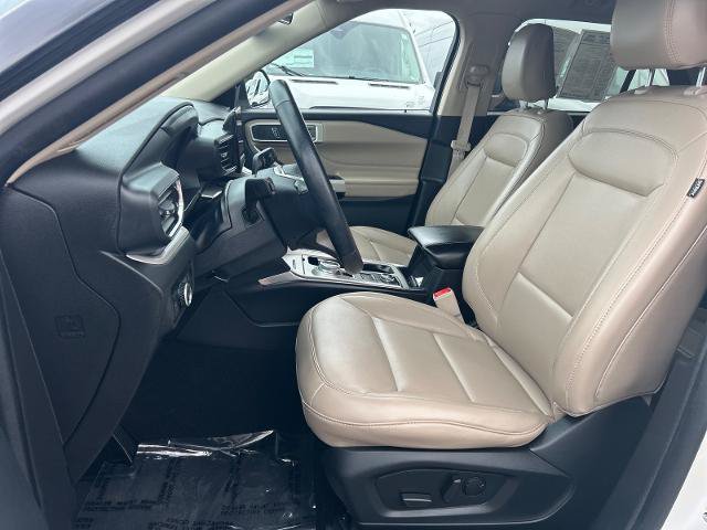 Certified 2023 Ford Explorer XLT w/ Equipment Group 202A AWD/4WD image 9