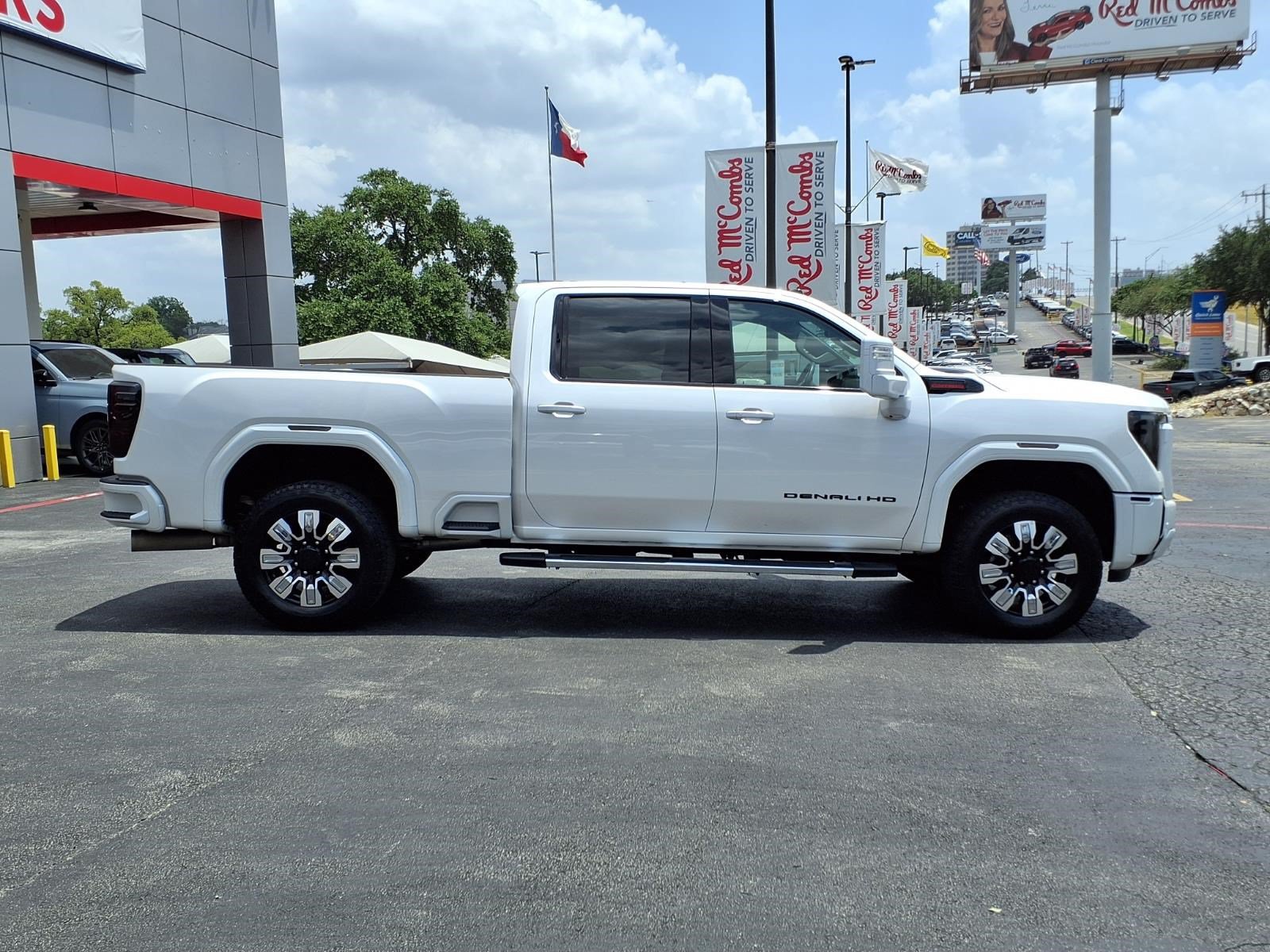 Used 2025 GMC Sierra 2500 Denali w/ Denali Reserve Package AWD/4WD image 5
