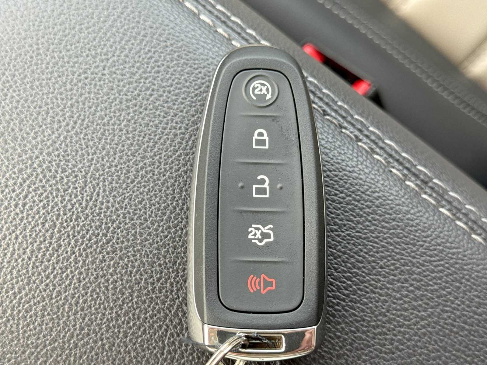 Certified 2019 Ford Escape SEL AWD/4WD image 34