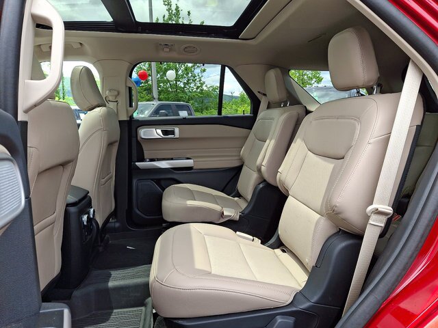 Certified 2024 Ford Explorer Limited w/ Limited Technology Package AWD/4WD image 10