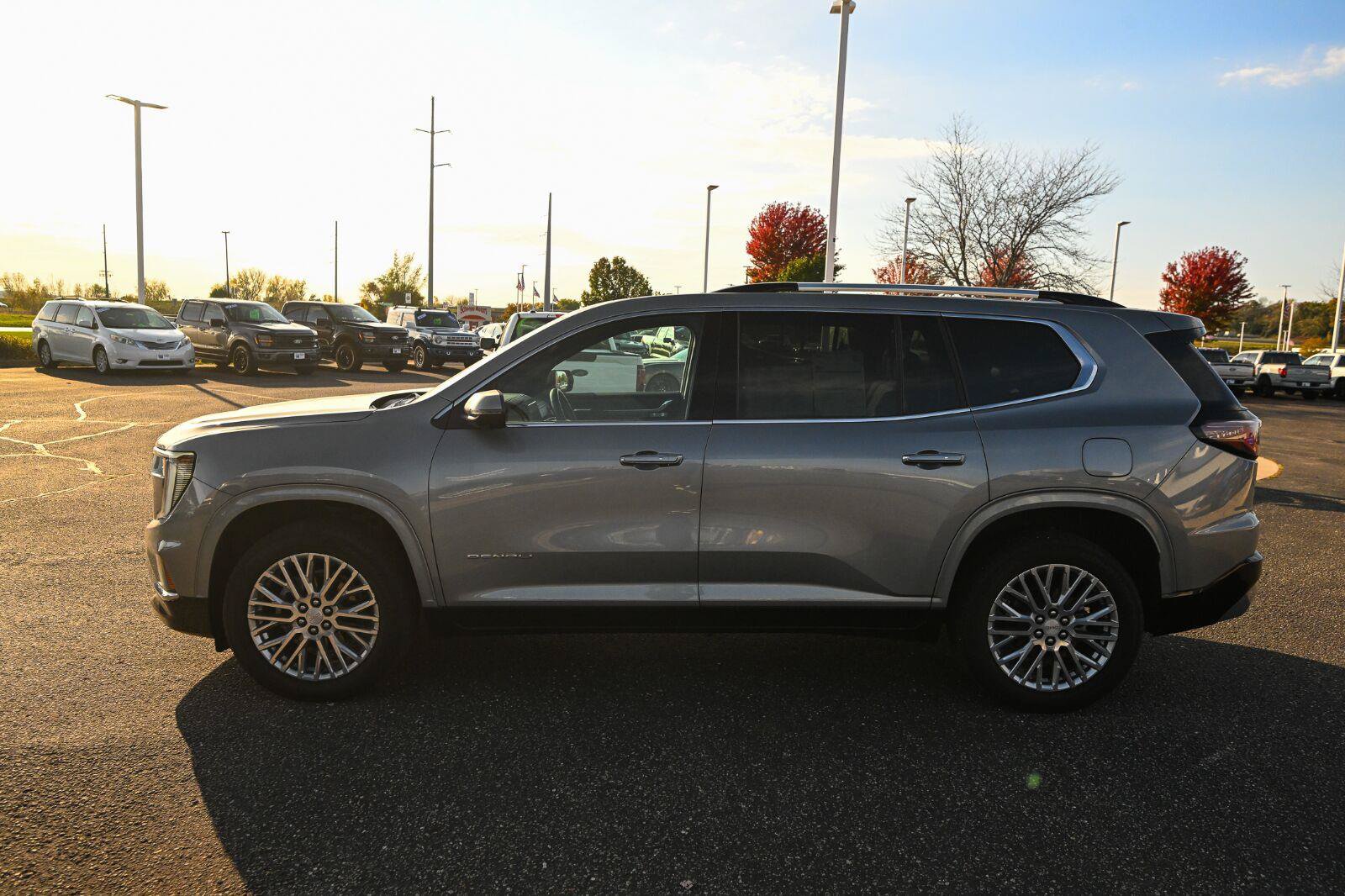 Used 2024 GMC Acadia Denali AWD/4WD image 14