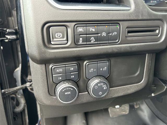 Used 2022 Chevrolet Suburban Z71 image 33