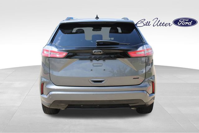 Certified 2022 Ford Edge SE w/ Black Appearance Package AWD/4WD image 4