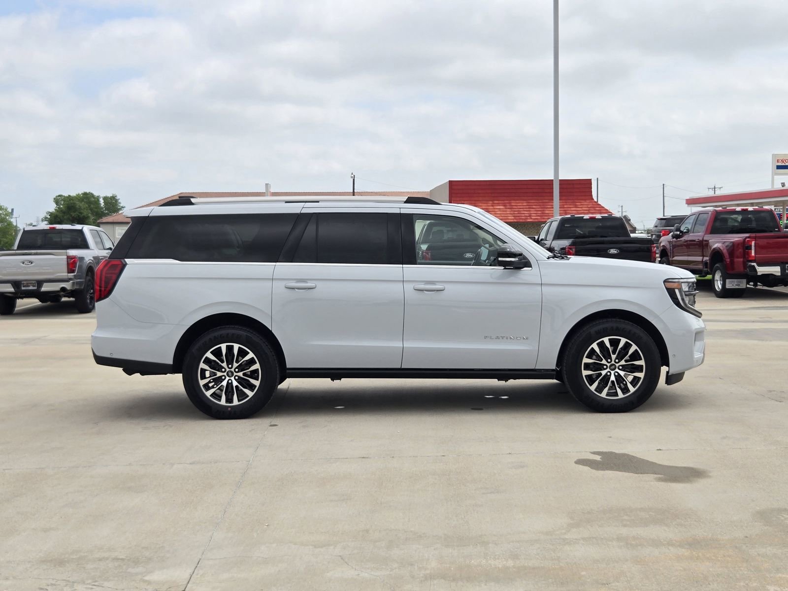 Certified 2025 Ford Expedition Max Platinum AWD/4WD image 7