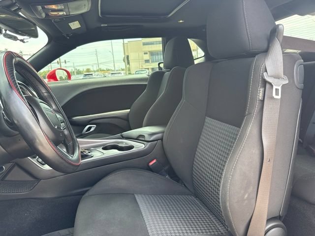 Used 2022 Dodge Challenger R/T RWD image 8
