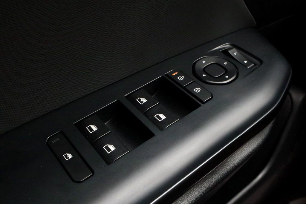 Used 2025 Kia K4 LXS image 25