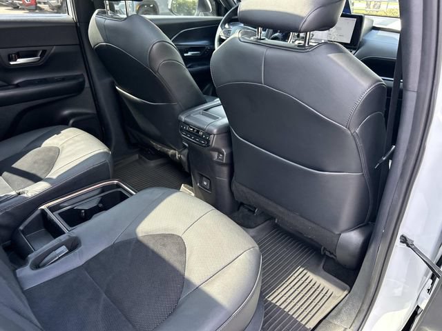 Used 2024 Toyota Grand Highlander AWD Hybrid image 27