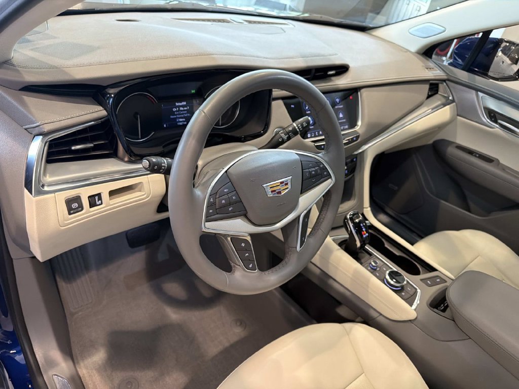 Used 2025 Cadillac XT5 Premium Luxury FWD image 21