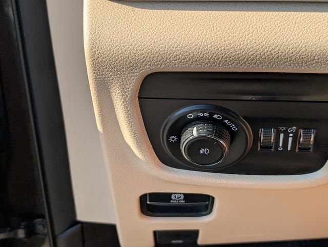 Used 2021 Jeep Grand Cherokee L Limited RWD image 27