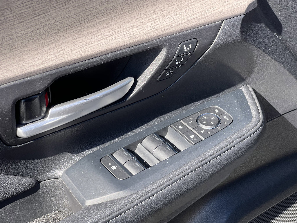 Used 2024 Toyota Grand Highlander AWD image 34