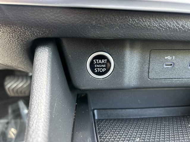 Used 2023 Nissan Rogue S AWD/4WD image 32