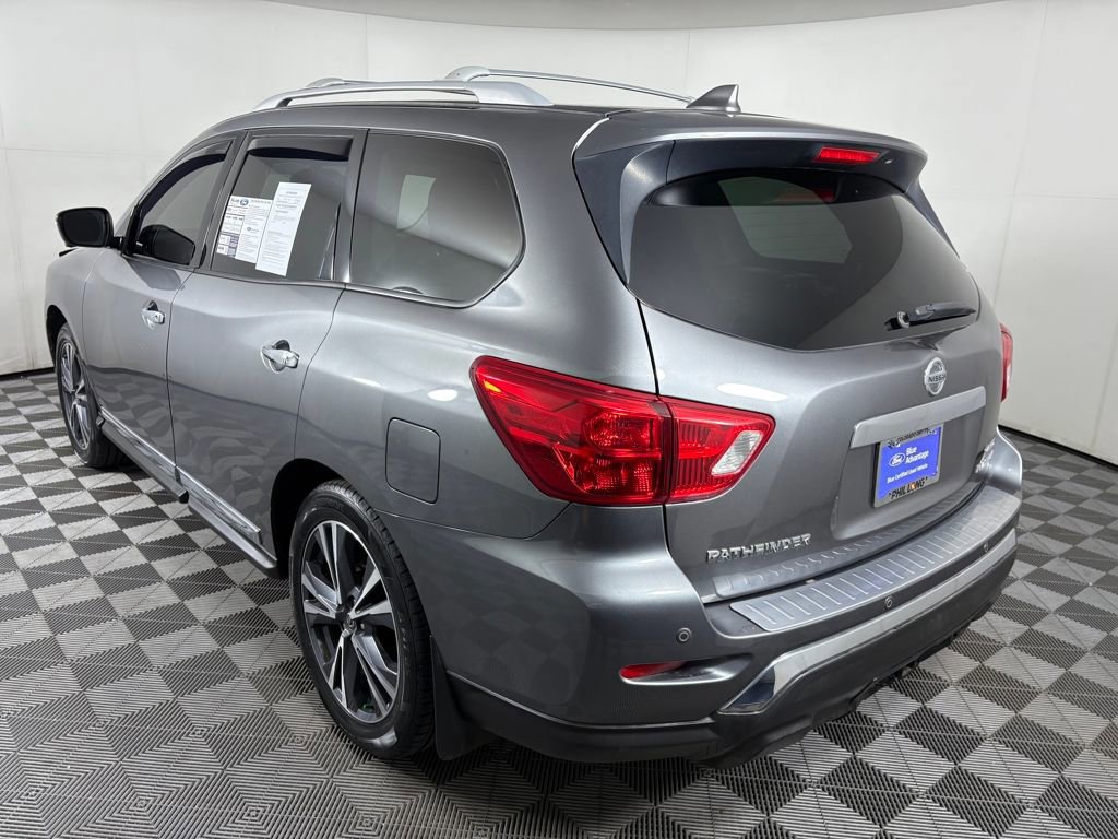 Used 2020 Nissan Pathfinder Platinum image 3
