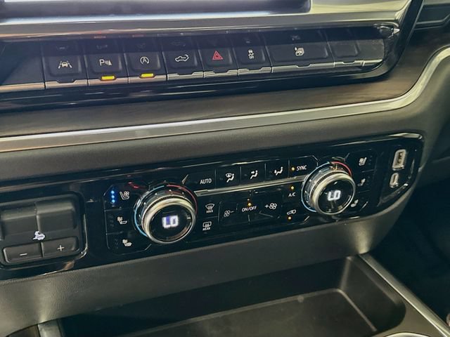 Used 2022 GMC Sierra 1500 SLT w/ SLT Premium Package AWD/4WD image 16