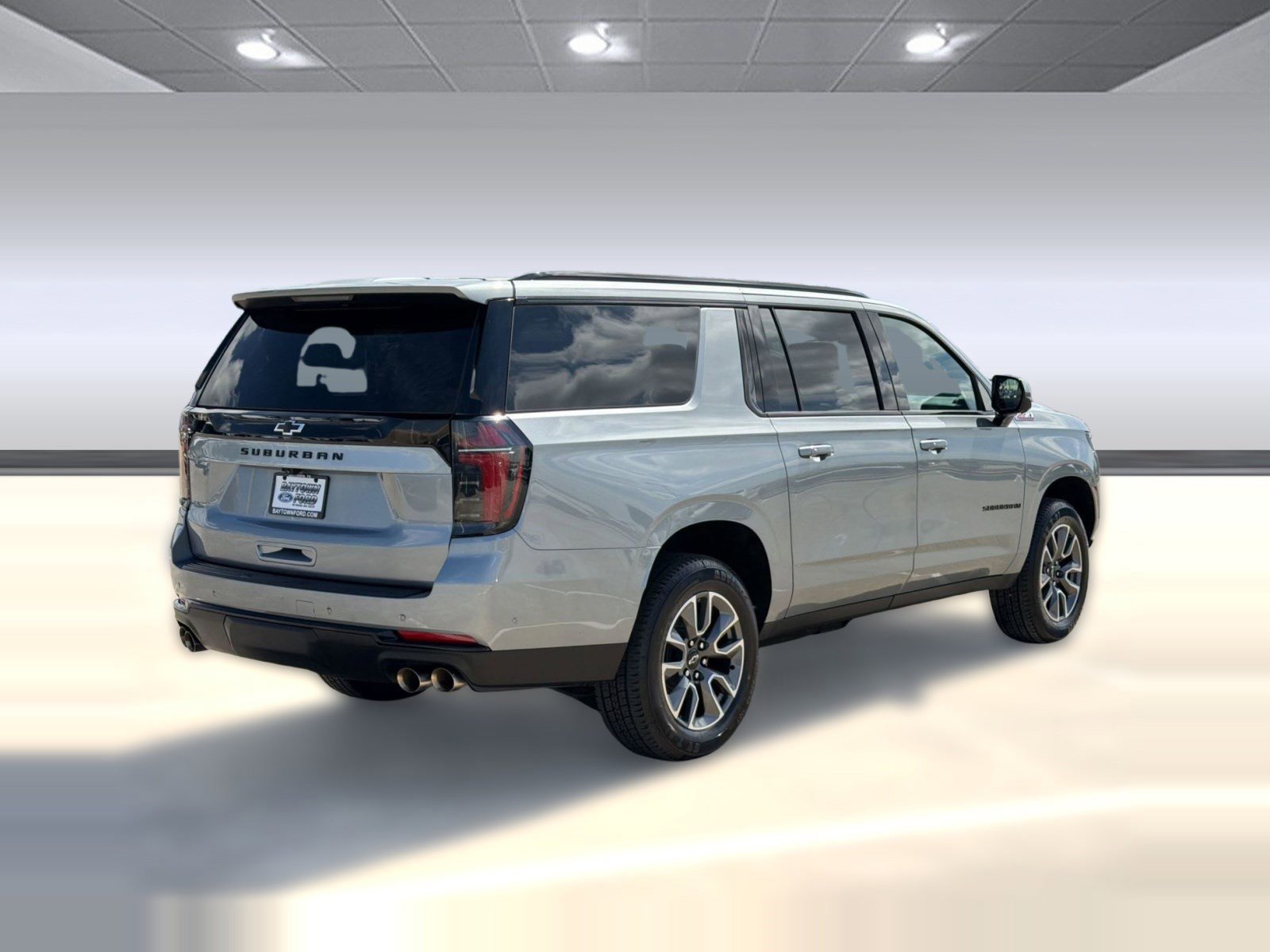 Used 2025 Chevrolet Suburban Z71 image 3