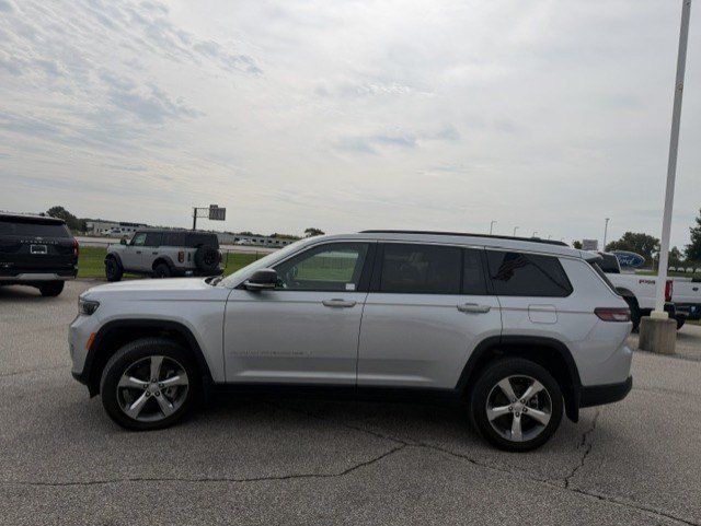 Used 2025 Jeep Grand Cherokee L Limited AWD/4WD image 6
