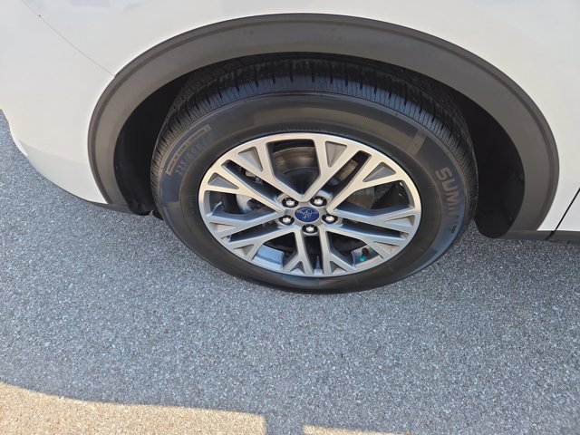 Certified 2022 Ford Escape SEL FWD image 9