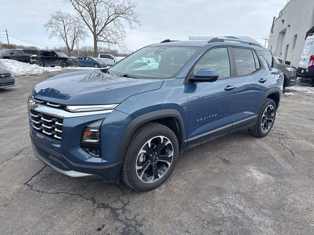 Used 2025 Chevrolet Equinox LT w/ Safety and Technology Package image 14